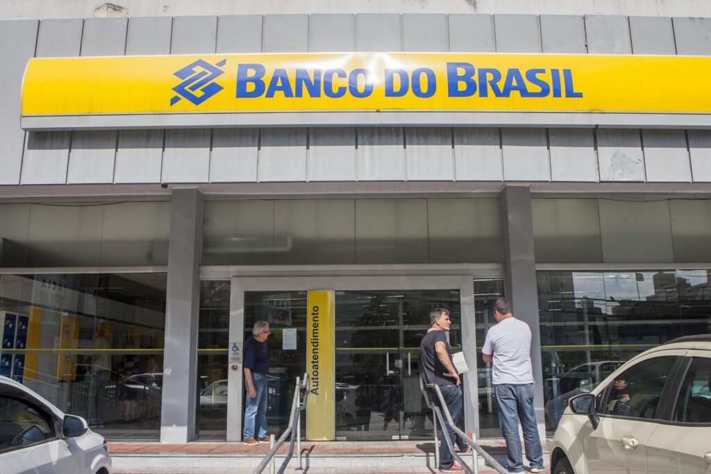 Banco do Brasil tem lucro de R$ 3,8 bilhões no 3º trimestre, queda anual de 60%