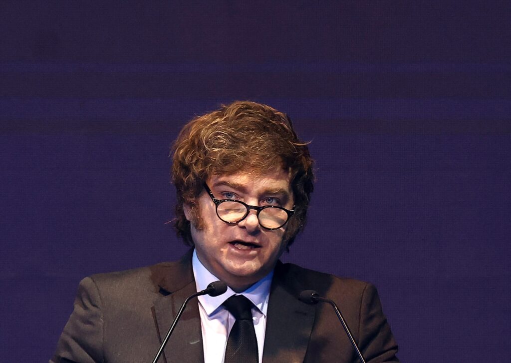 Inflação na Argentina acelera para 2,3% em outubro com alta do dólar