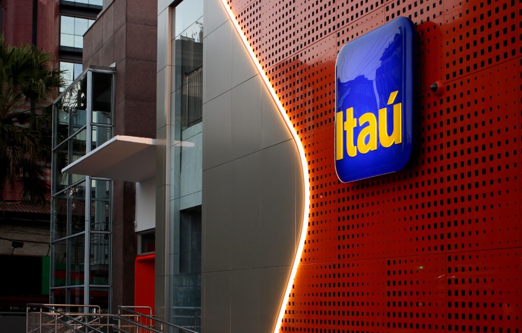 Itaú Unibanco vai pagar R$ 23,4 bilhões em dividendos e JCP