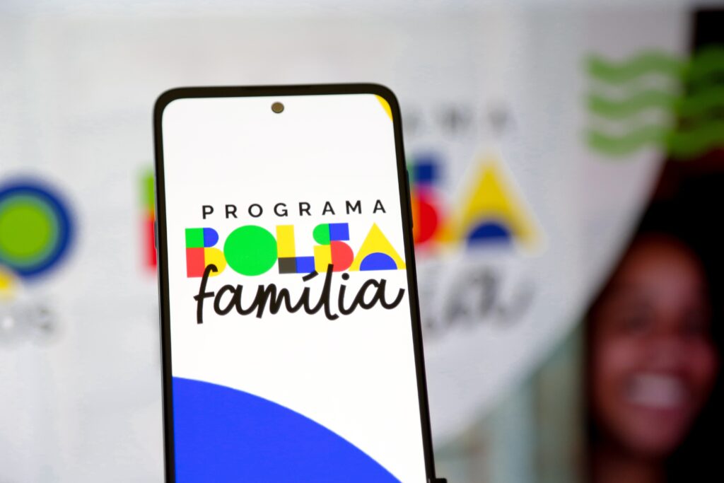 Bolsa Família 2025: pagamentos de novembro começam nesta sexta; veja calendário