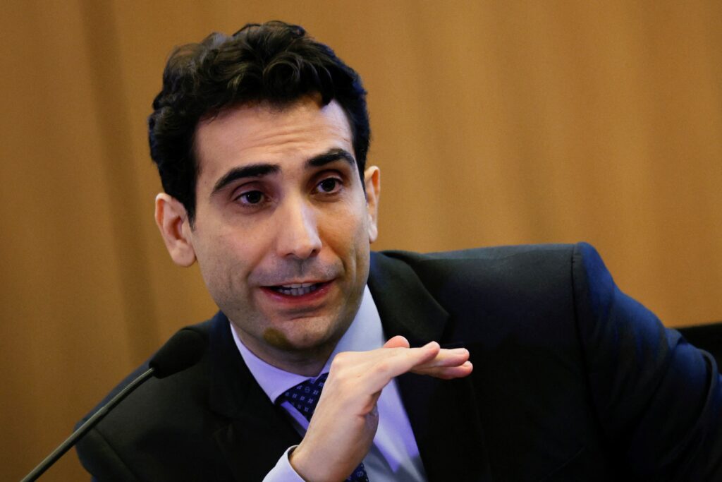 Galípolo vê mercado de trabalho aquecido e diz que cenário demanda BC conservador