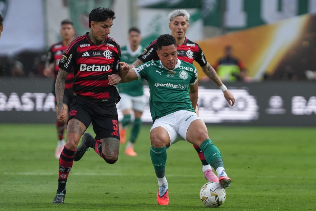 Bets fazem patrocínios de camisas do Brasileirão saltarem 125% em 2 anos e superarem R$ 1 bilhão