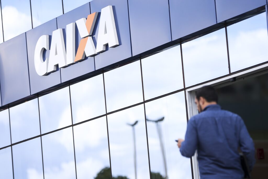 Concurso da Caixa: inscrições acabam nesta segunda para salários de até R$ 16,4 mil; veja como participar