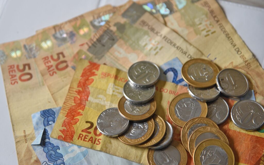 Com aumento de impostos, carga tributária bate recorde histórico em 2024 e alcança maior nível em mais de duas décadas