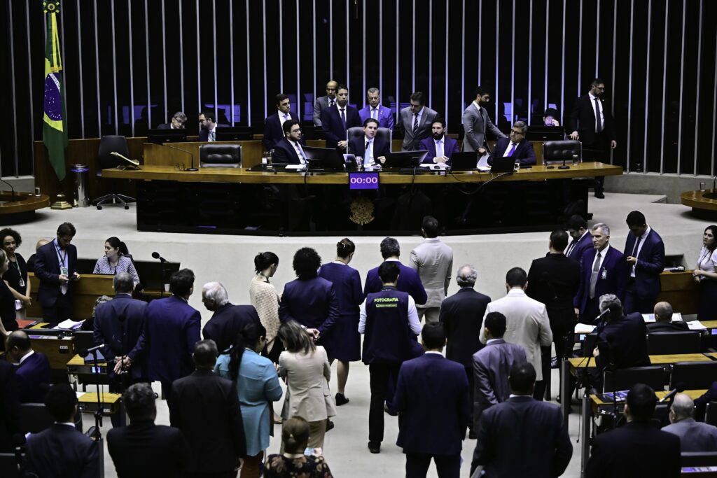 LDO 2026: Comissão aprova projeto com calendário de pagamento de emendas para 2026